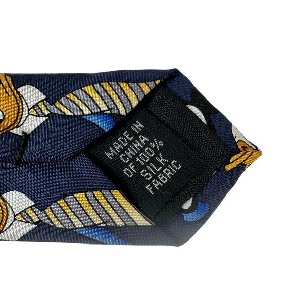 Walt Disney World 100% Silk Mickey Donald Pluto Character Tie - Picture 4 of 4